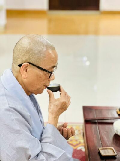 Hue Retreat: Tea and Meditation with Vegetarian Meal