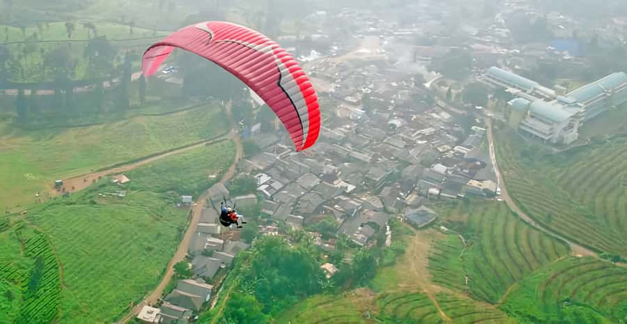 Jakarta: Paragliding on Top Mountain & Tea Plantation - Puncak’s tea country gives the flight its sense of place