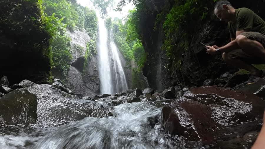 Jakarta: Waterfalls, Volcano, White Crater, Tea, Hot Spring - Curug Kawung begins the waterfall route