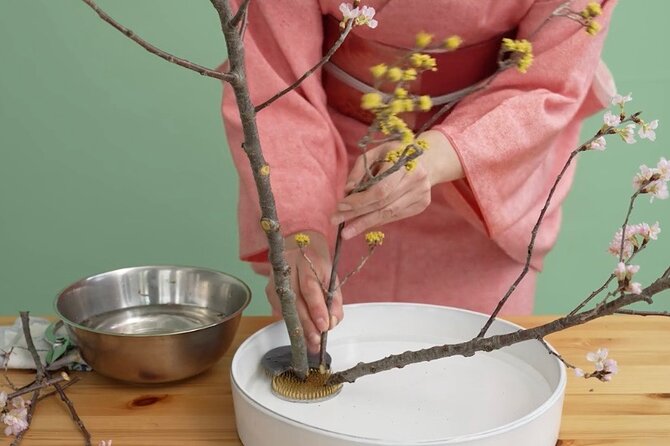 Japan's Customs of Ikebana Art, Tea Ceremony & Kimono Welcome - What the private format adds