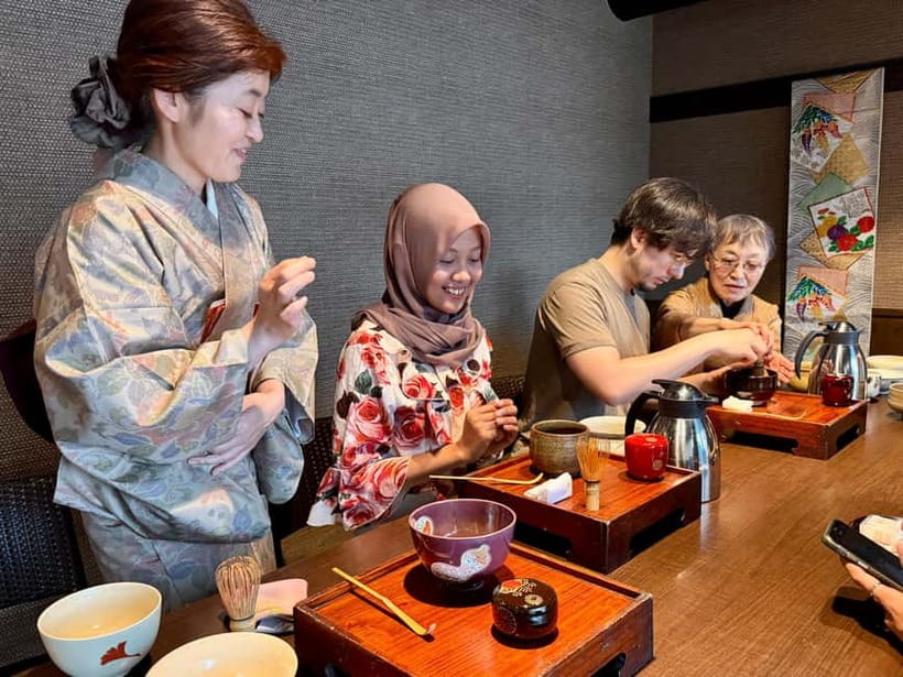 Kagoshima: Matcha Making Experience - First taste: the instructor prepares your matcha