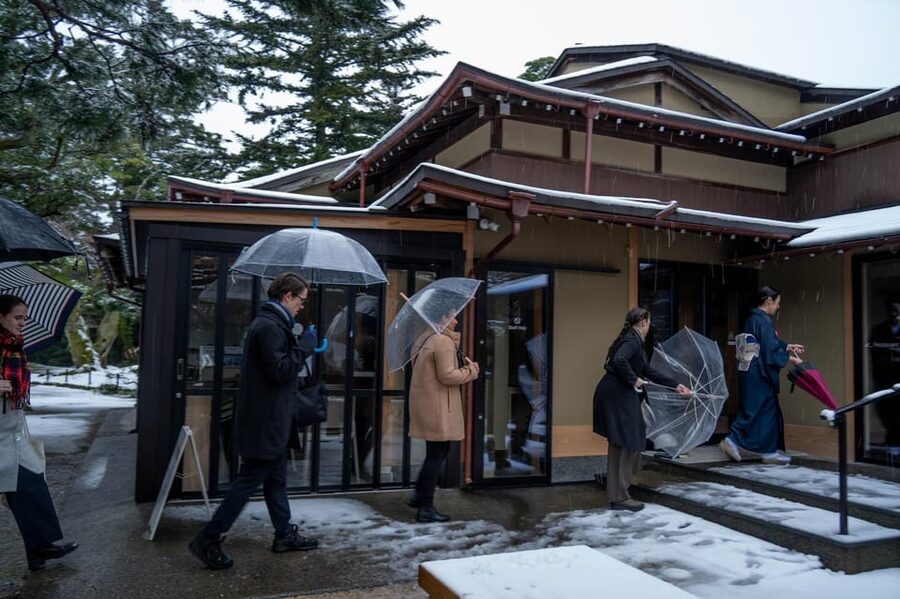 Kanazawa: Kenrokuen Tea Ceremony Experience - What the $35 price really buys you