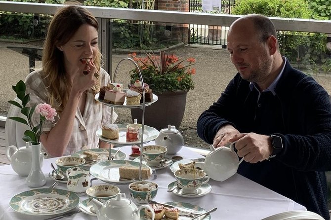 Kensington Palace VIP Garden Tour with Royal High Tea - Diana’s statue and the Sunken Garden