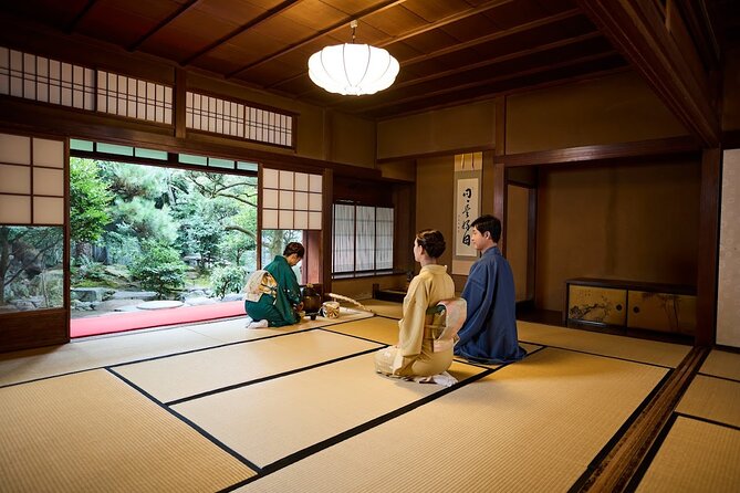 Kimono Tea Ceremony at Kyoto Maikoya, Karasuma Shijo - Entering the tatami room