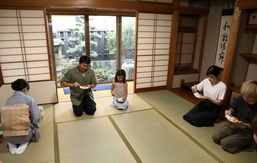 Kyoto Fushimiinari:Wagashi Making & Small Group Tea Ceremony - Why the small group size matters