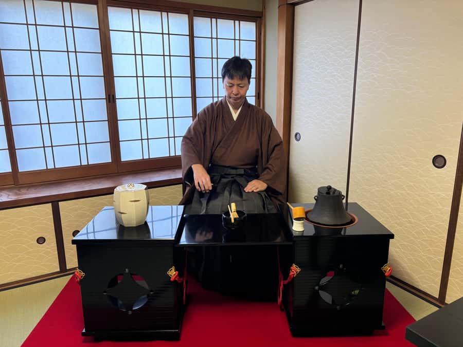Kyoto Ninenzaka: Tea Ceremony in Old Townhouse with Chairs - A chair-based format that helps your knees