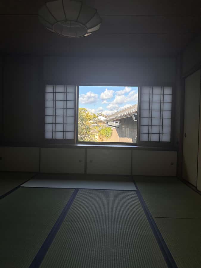 Kyoto Ninenzaka: Tea Ceremony in Old Townhouse with Chairs - The opening lesson: tea, Zen, and the language of objects