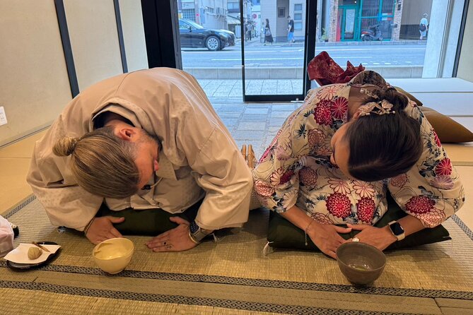 Kyoto : Okada Tea Ceremony & Kimono - Wearing the kimono around Higashiyama