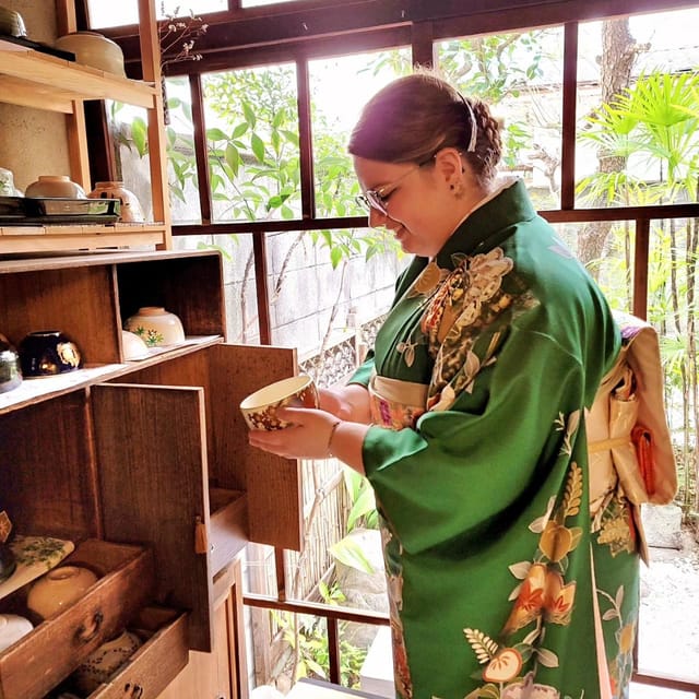 Kyoto: Table-Style Tea Ceremony at a Kyo-Machiya - Flower arranging and other small cultural details