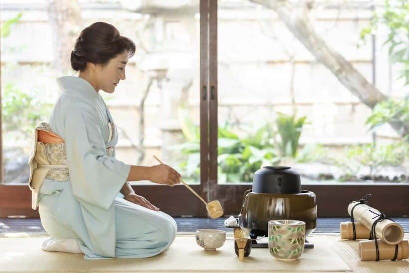 Kyoto: Tea Ceremony in 100-year-old Kyo-Machiya Townhouse - Watching the master prepare the first bowl