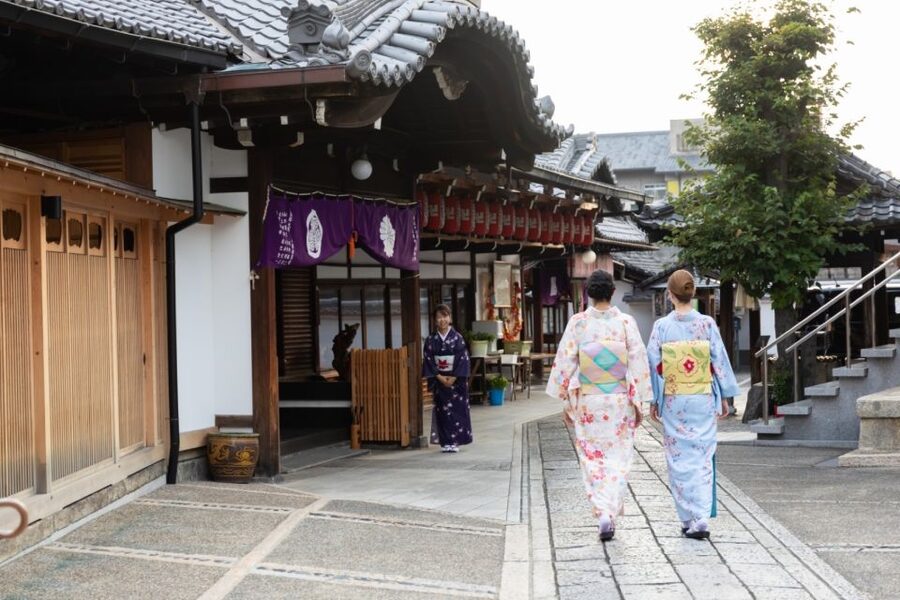 Kyoto: Tea Ceremony Ju-An at Jotokuji Temple - Group size, seating, and accessibility