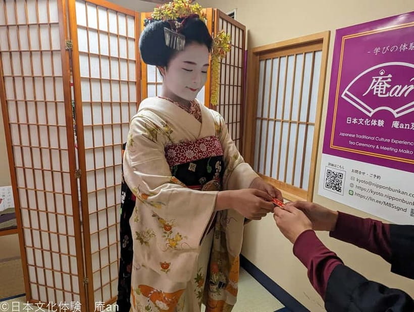 Kyoto: Tea Ceremony with Maiko - What happens during the 45-minute program
