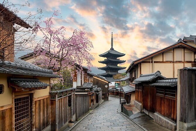 Kyoto Walking Tour with Kimono Rental Lunch and Tea Ceremony - A short visit to Shimogamo Jinja