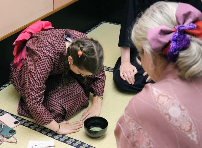 Learn Zen in a class of making Matcha tea near Osaka Castle - A tea ceremony with a samurai welcome