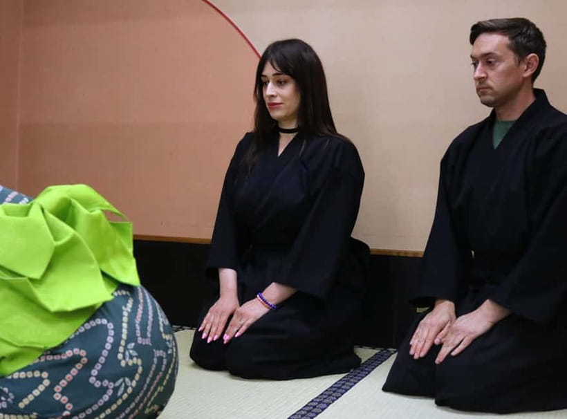 Learn Zen in a class of making Matcha tea near Osaka Castle - Learning the guest’s manners