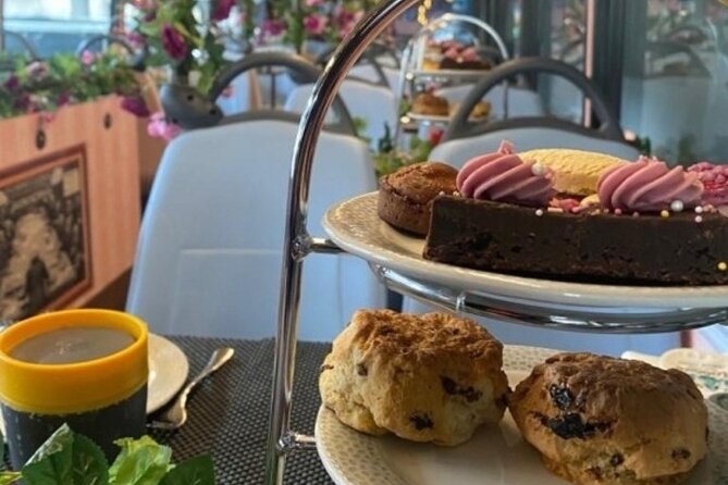 London Afternoon Tea Bus and Panoramic Tour on Lower Deck - The London Eye and the South Bank