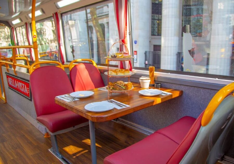 London: Afternoon Tea Bus with a Glass of Prosecco - The hosts make more difference than the commentary