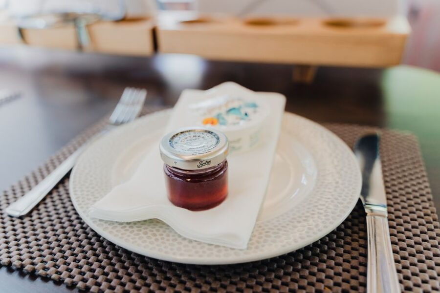 London: Afternoon Tea Bus with a Glass of Prosecco - Is $64 a good value?