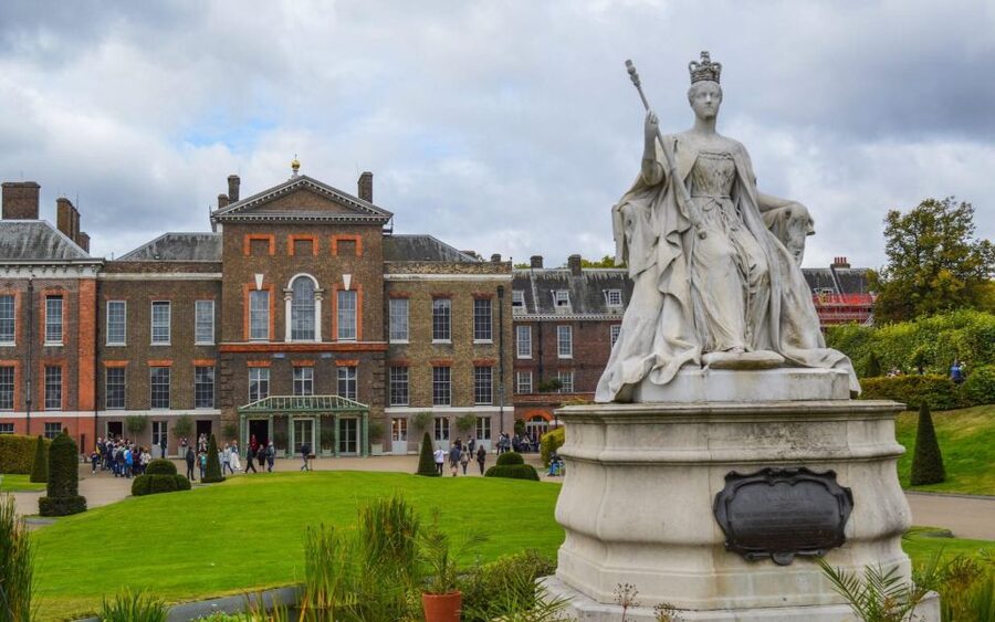 London Afternoon Tea, Fast-Track Kensington Palace Tickets - Exploring Kensington Palace with the audio guide
