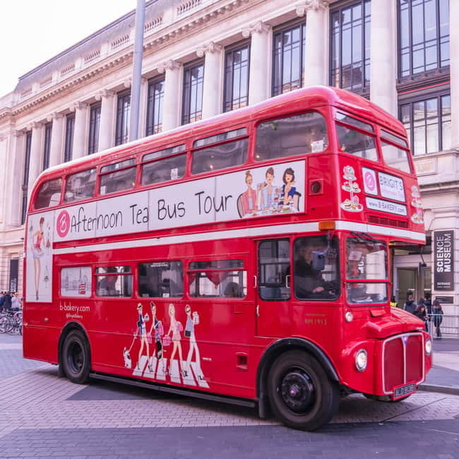 London: Afternoon Tea Sightseeing Bus Tour - Afternoon tea with London moving past the window