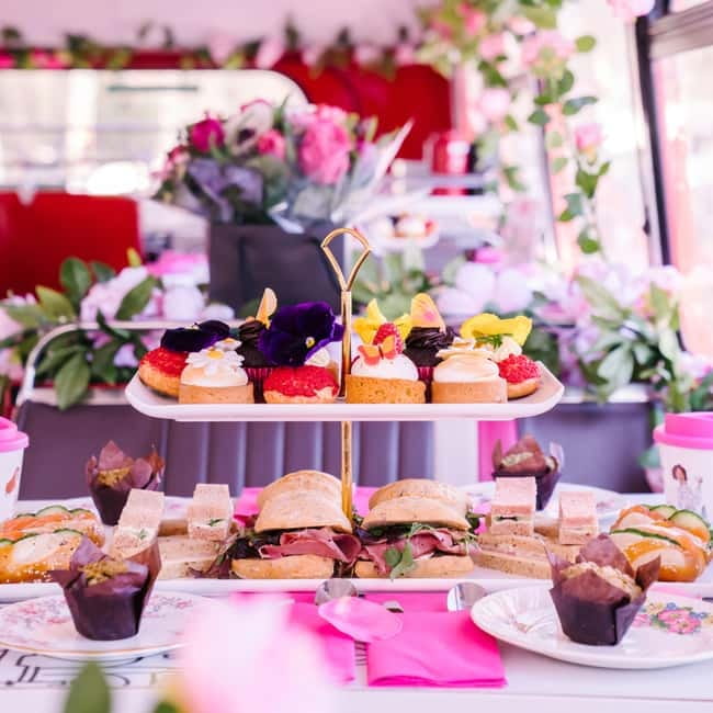 London: Afternoon Tea Sightseeing Bus Tour - Victoria Coach Station: arrive early and find the right gate