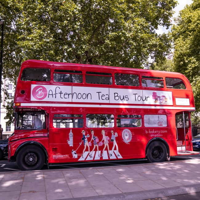 London: Afternoon Tea Sightseeing Bus Tour - Big Ben and Westminster: the strongest sightseeing stretch