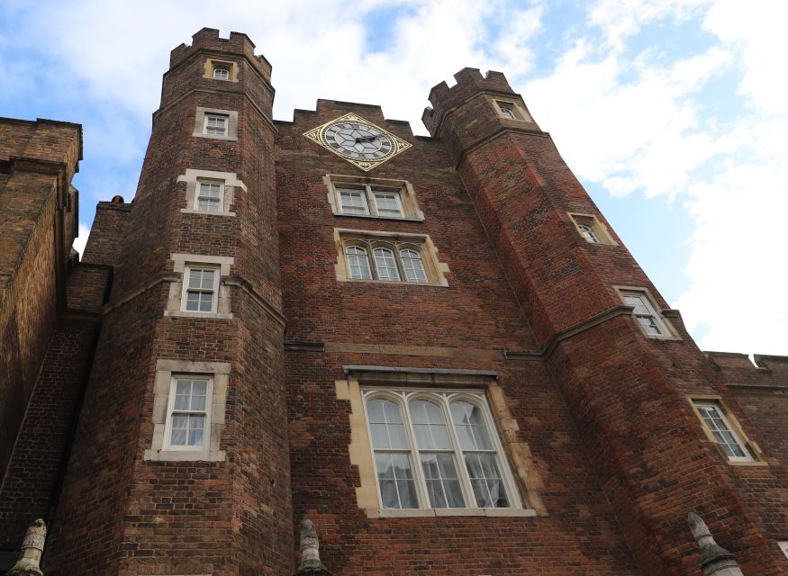 London: Buckingham Palace Walk & Tea at Kensington Palace - Green Park and the quieter side of St James
