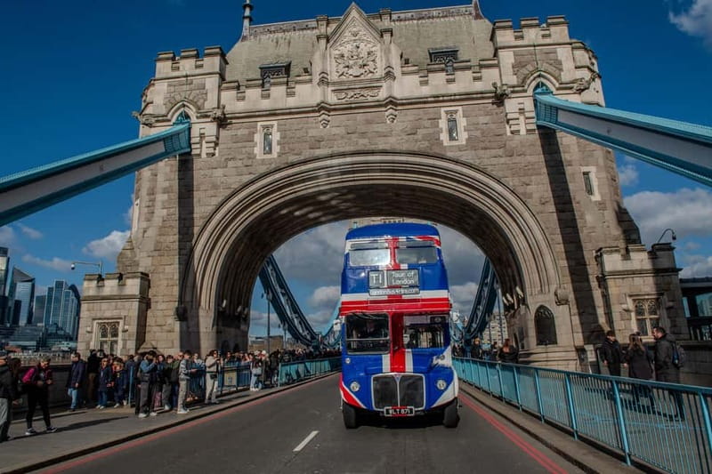 London: Great British Afternoon Tea Bus Tour - The Route: St Paul’s, the City, and the Tower