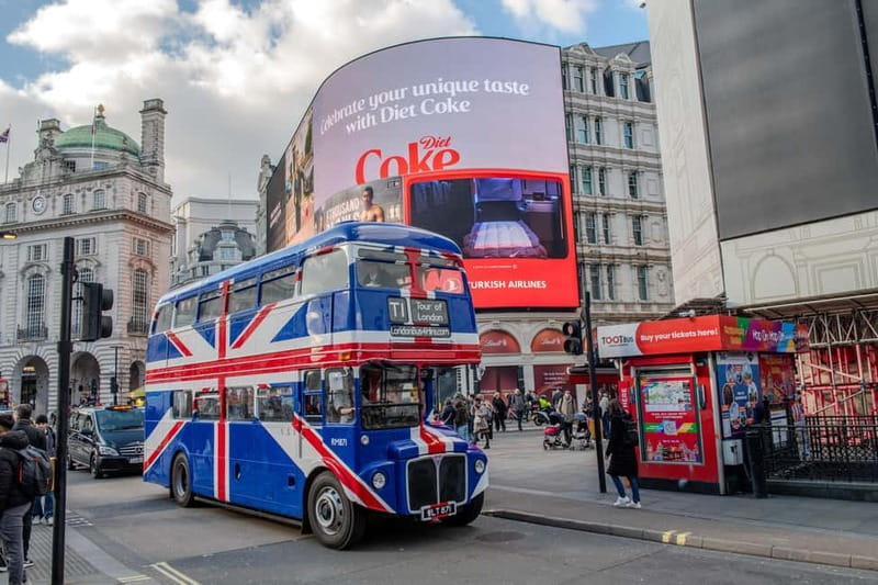 London: Great British Afternoon Tea Bus Tour - Trafalgar Square and Piccadilly Circus