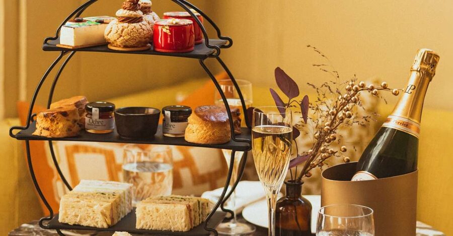 London: National Gallery Guided Tour and Afternoon Tea - Meeting your guide at the Sainsbury Wing
