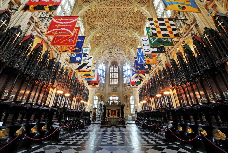 London: Royal Tour with Westminster Abbey & Afternoon Tea - Walking from Victoria to Westminster Abbey