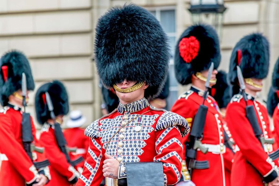 London: Tower, Cruise, & Harrods Tea Full-Day Experience - Buckingham Palace and the Changing of the Guard
