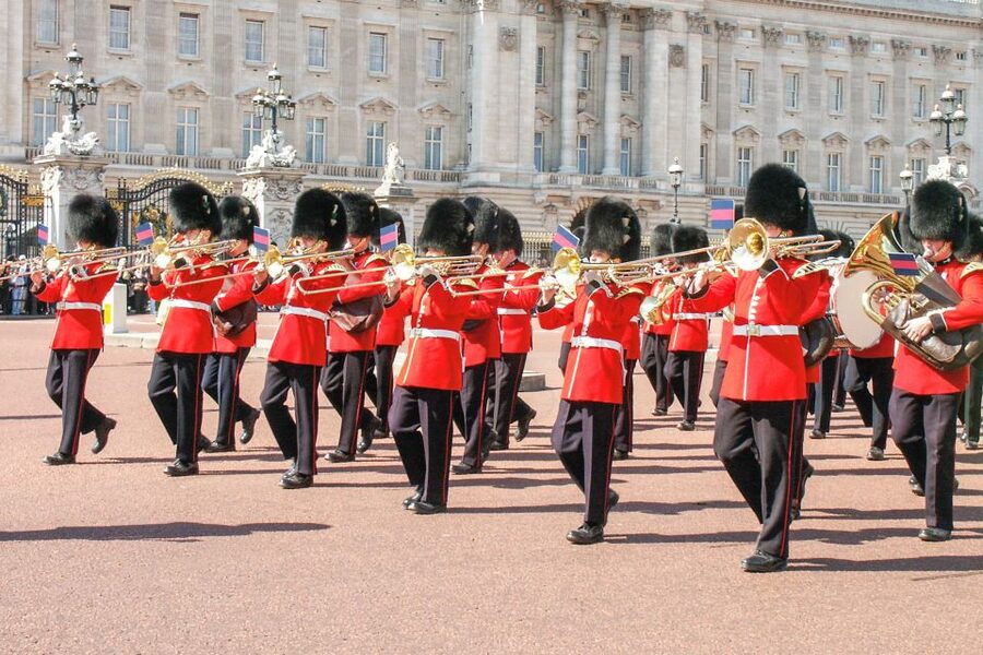 London: Tower, Cruise, & Harrods Tea Full-Day Experience - London from the Thames