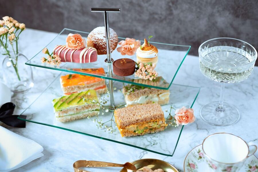 London: Traditional Afternoon Tea Tour in a Luxury Coach - Should you book this Bustronome tea tour?