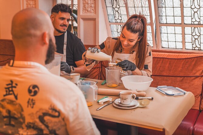 London: Traditional English Scone Making and Tea Workshop - What happens during the 60-minute class