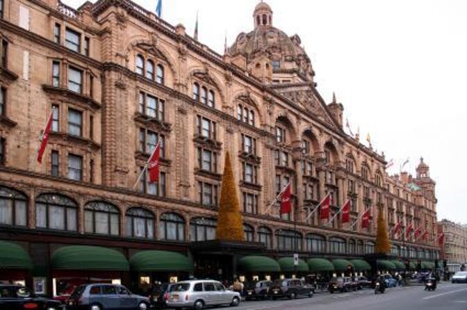 London Vintage Bus Tour with Cream Tea at Harrods - A four-hour introduction to London by bus, boat, and tea
