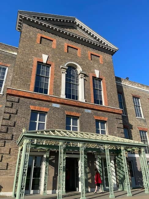 London: VIP Kensington Palace Gardens Tour & Royal High Tea - Optional entry to Kensington Palace and the State Apartments