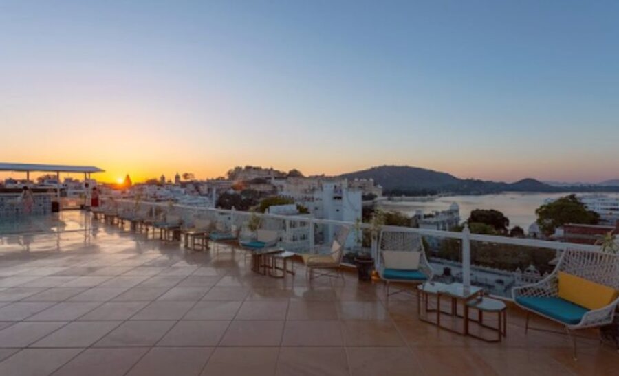 Luxury Boat ride, Havelis, Heritage Walk & High Tea - What $109 per person really buys