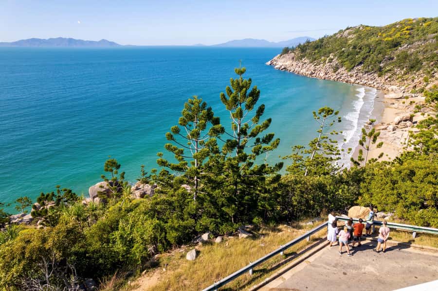 Magnetic Island: Guided Bus Tour with Morning Tea - Meeting the minibus at Nelly Bay