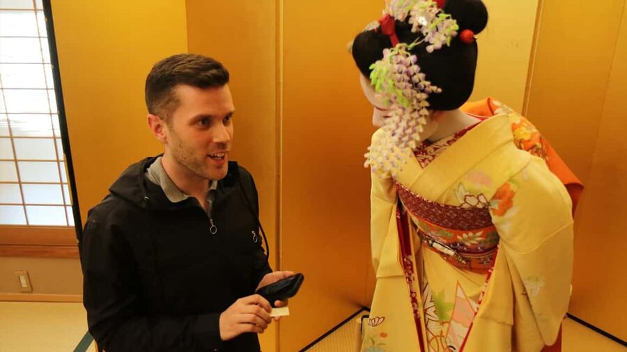 Maiko Dance and Tea Ceremony on a Noh Stage in Kyoto - The tea ceremony and seasonal sweets