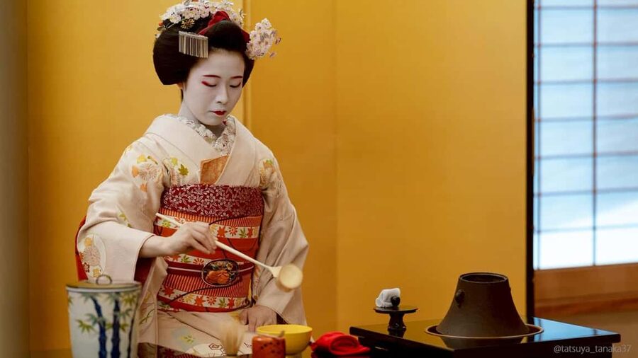 Maiko Dance and Tea Ceremony on a Noh Stage in Kyoto - Price, timing, and what you receive