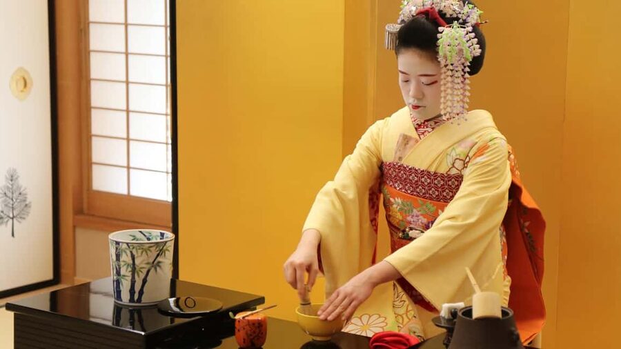 Maiko Dance and Tea Ceremony on a Noh Stage in Kyoto - Practical advice before you arrive