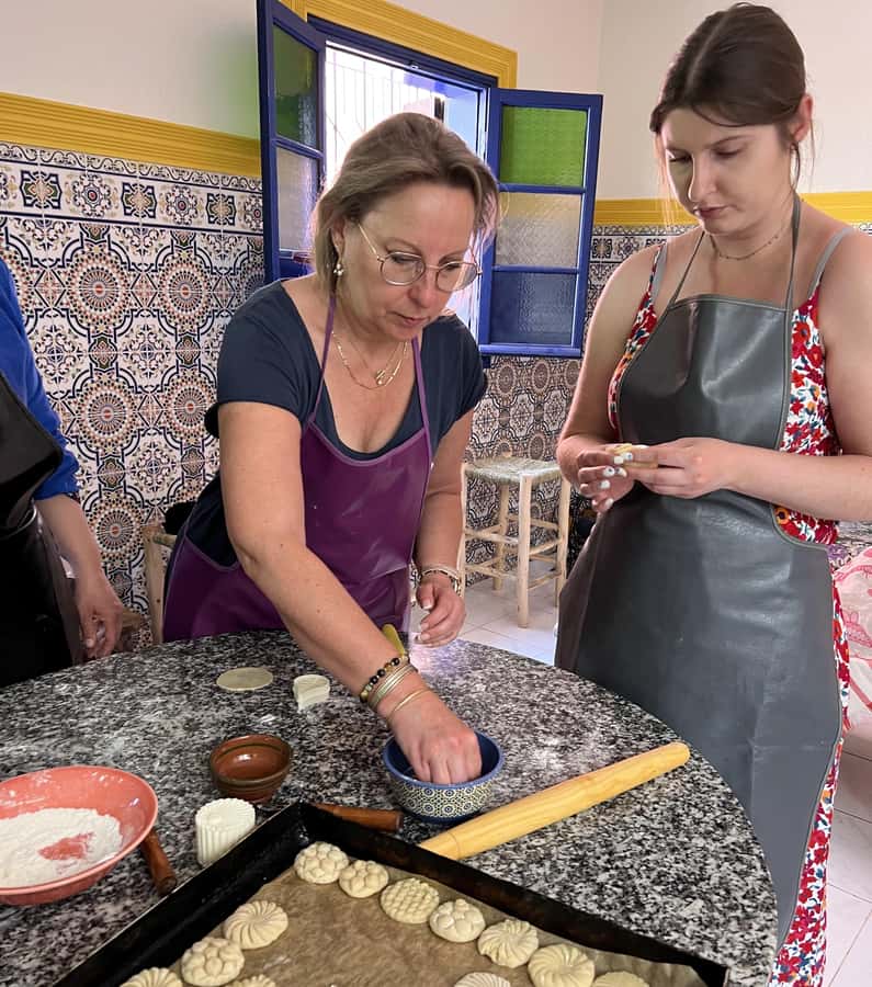 Marrakech: Moroccan Pastries and Tea Class with a Local - The mint tea lesson is part of the experience