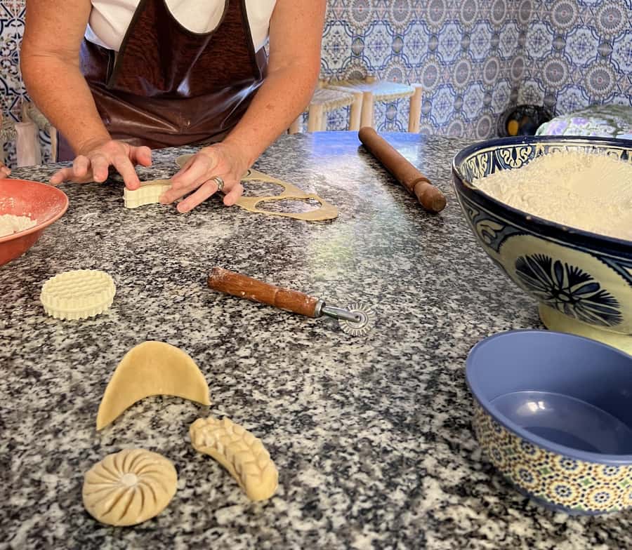 Marrakech: Moroccan Pastries and Tea Class with a Local - Getting there and preparing for the workshop