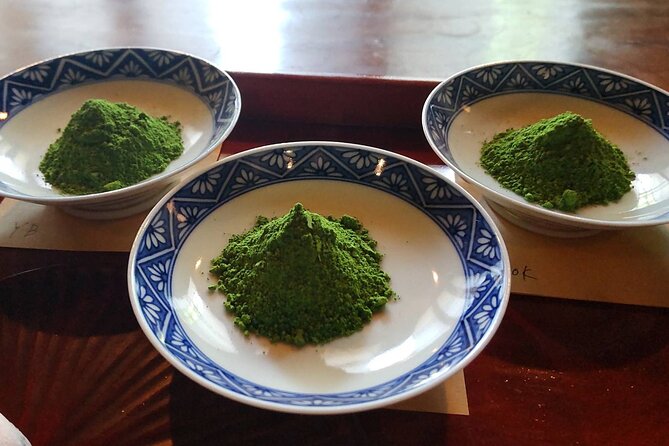 Matcha Kimono Tea Ceremony in Tokyo - Making your own bowl of matcha