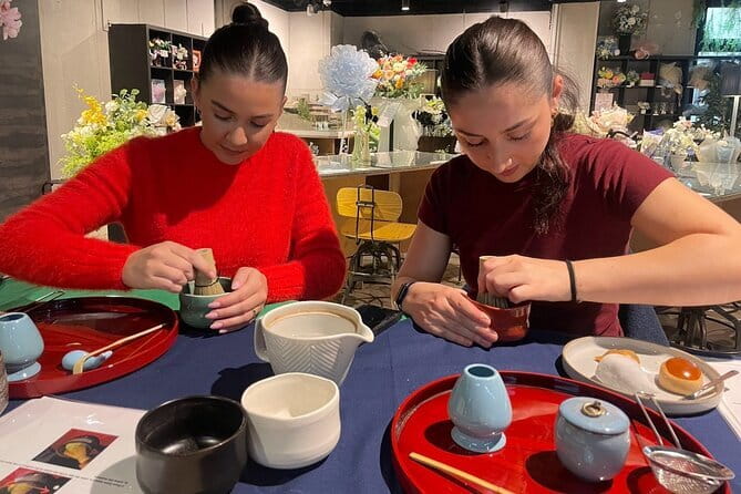 Matcha Making Experience in Shinjuku - Inside the one-hour lesson