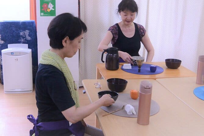 Matcha Making Experience in Shinjuku - Finding the meeting point in Shinjuku