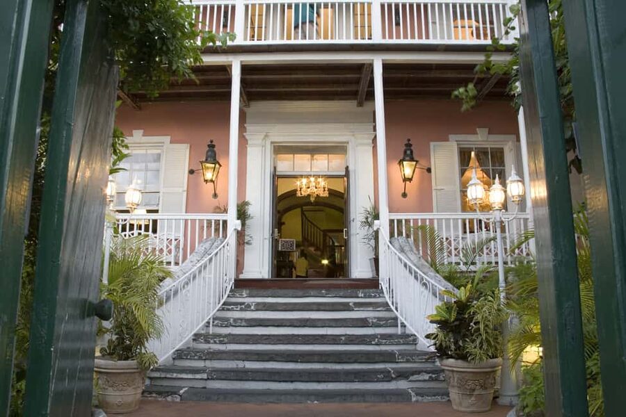Nassau: Afternoon Tea at Graycliff Hotel and Restaurant - Getting there and planning your timing