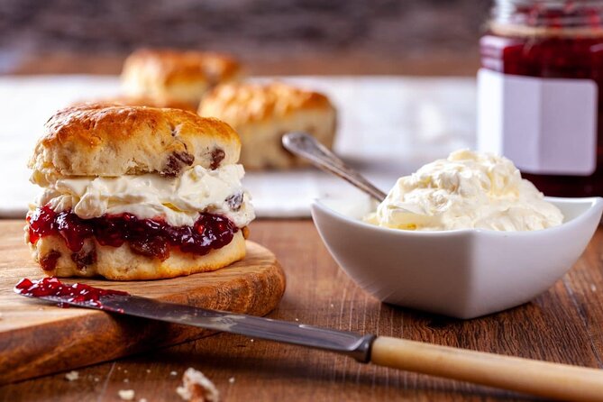 Notting Hill Walking Tour with Cream Tea - Starting in Notting Hill and its film-famous streets