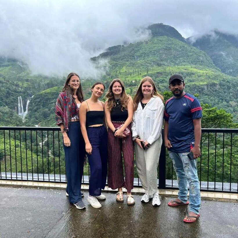 Nuwara Eliya: Tea Factory and Victoria Park Tour by Tuk Tuk - A tuk tuk route from Kandy into the hills